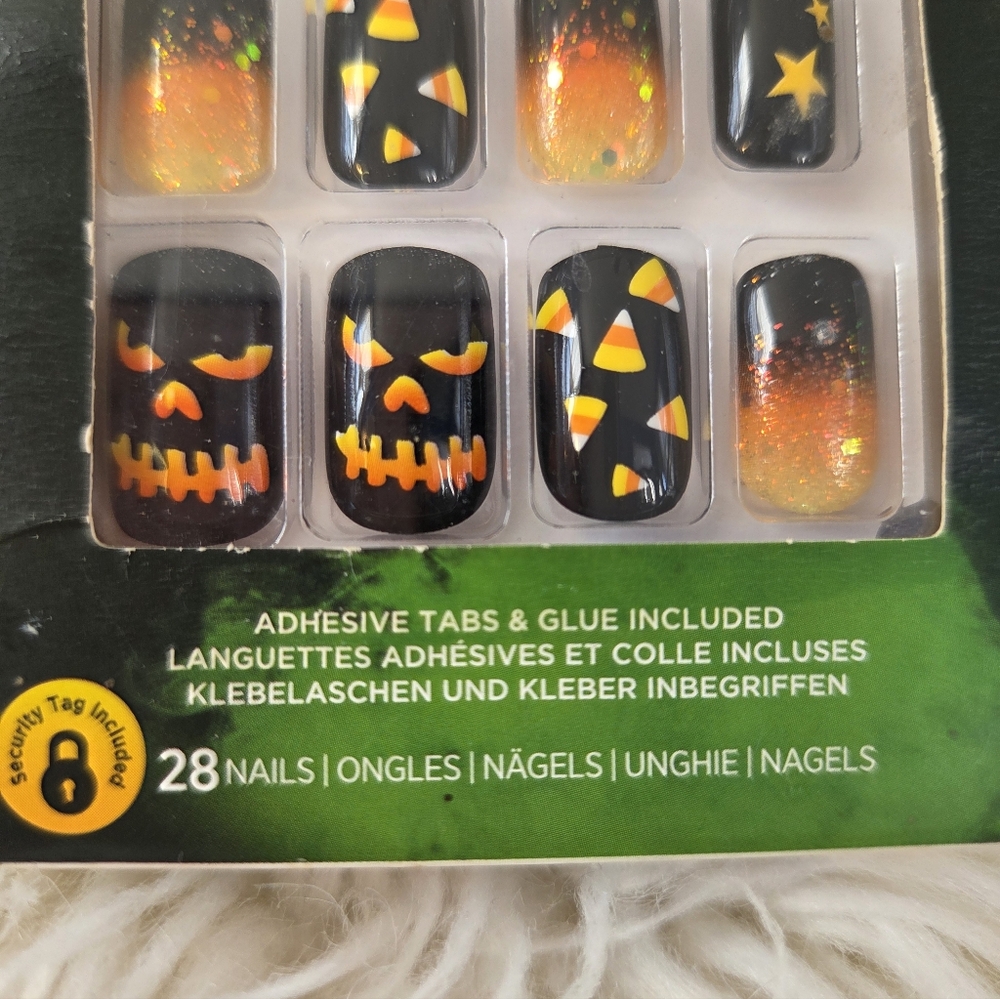 Kiss Halloween Glow In The Dark Medium Square False Nails - Picture 3 of 5